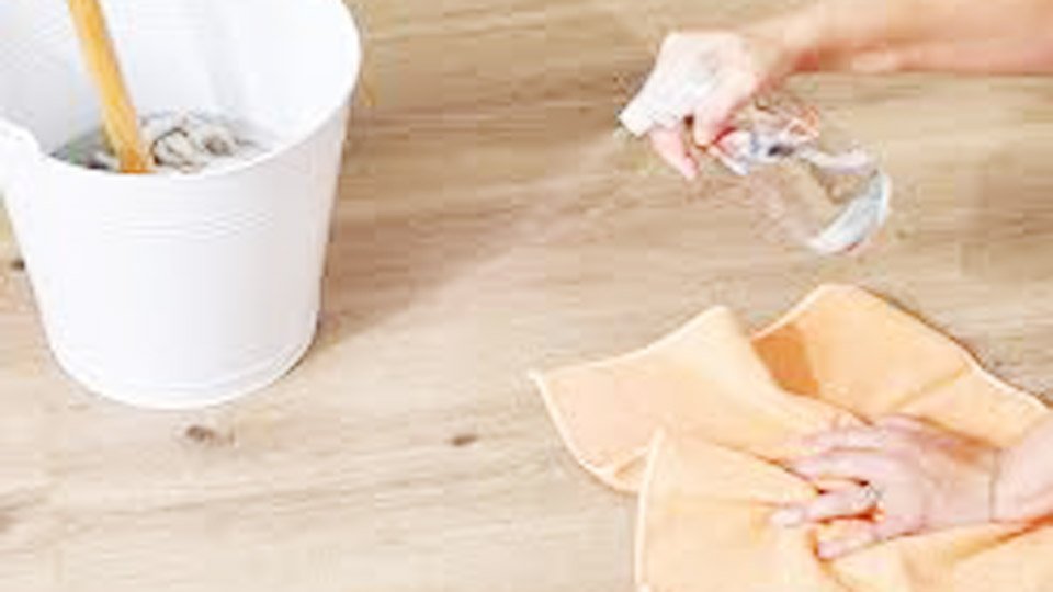 How to Clean Very Dirty Laminate Floors with Vinegar