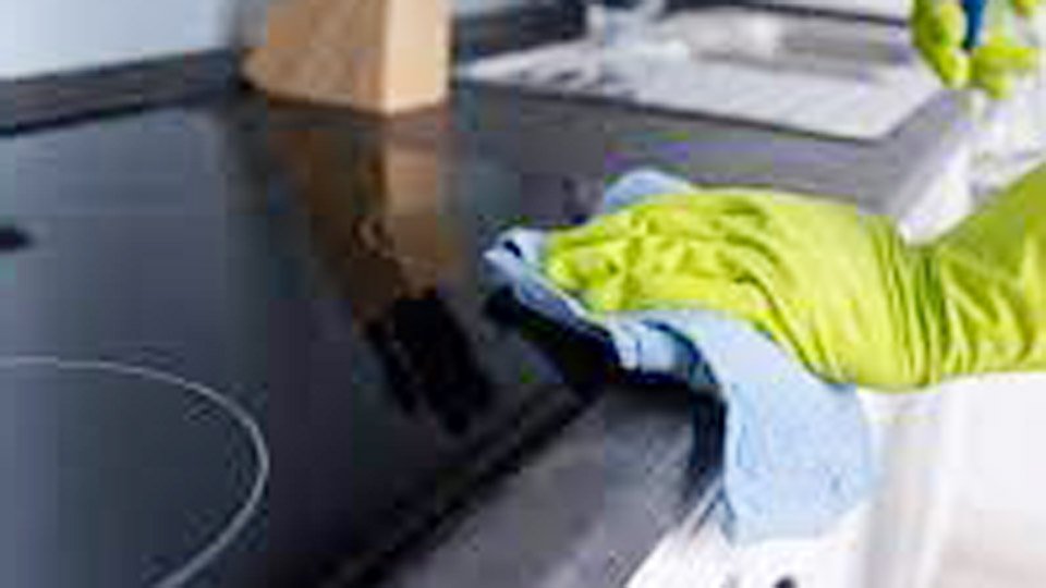 How to Make Kitchen Cleaner with Bleach?