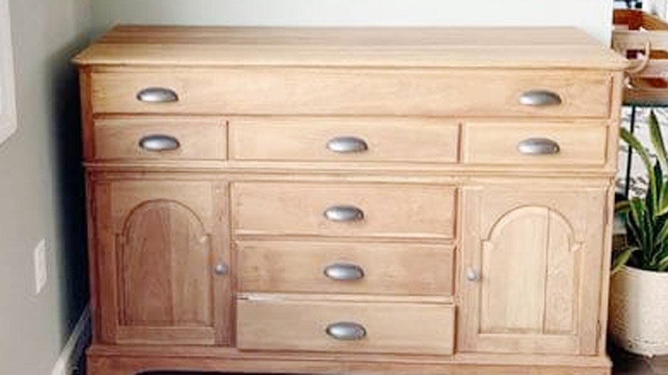 How to Refinish Furniture with Oven Cleaner