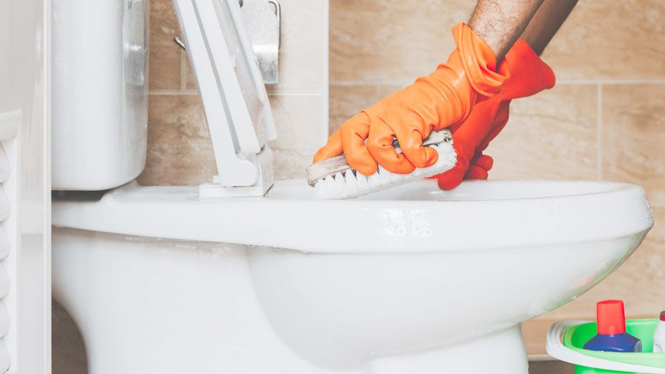 How to Use Bleaching Powder for Cleaning Bathroom