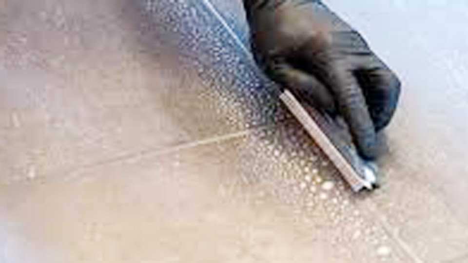 How to Use Bleaching Powder for Cleaning Floor