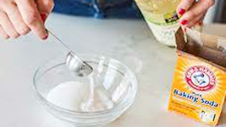 How to Use White Vinegar and Baking Soda for Cleaning