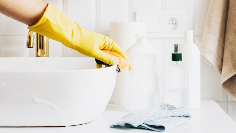 How to Keep on Top of Cleaning the House