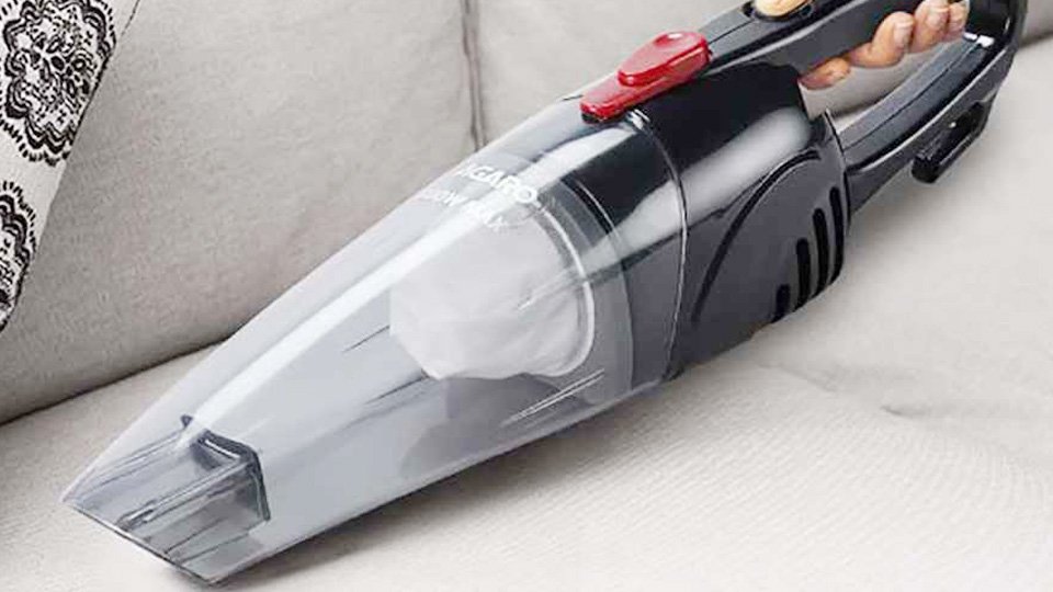 How to Use a Car Vacuum Cleaner in Your House