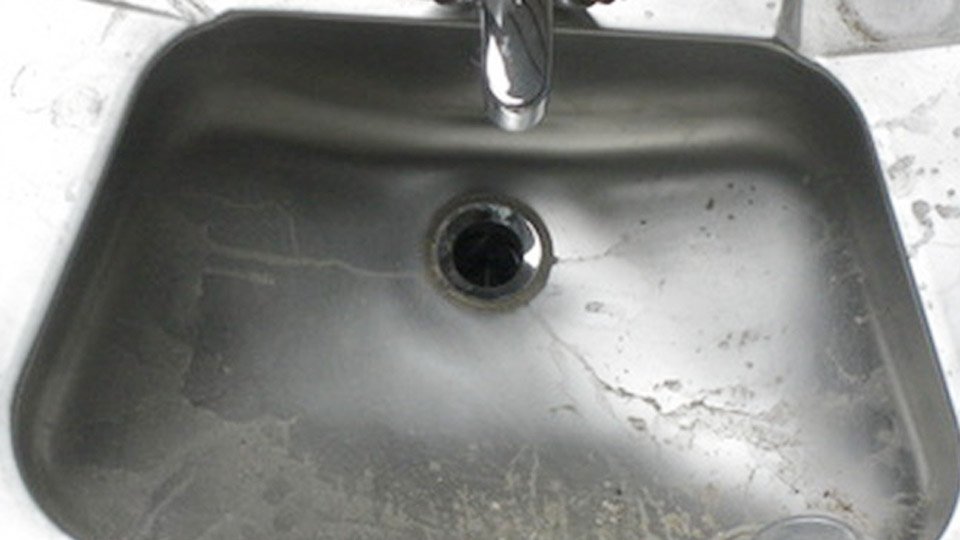 How to Prevent Water Stains on Stainless Steel Sinks