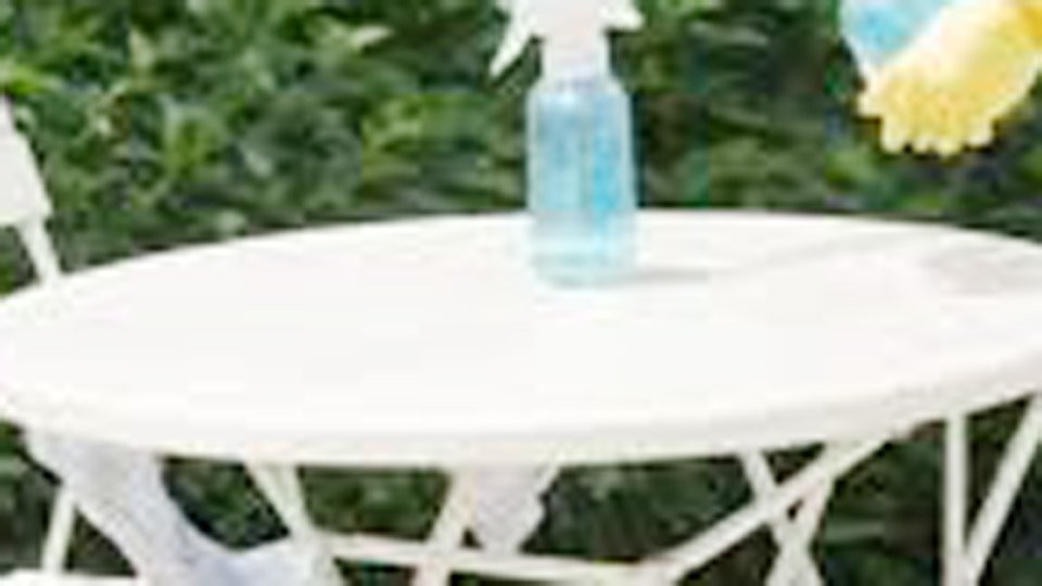 What Cleans Plastic Outdoor Furniture