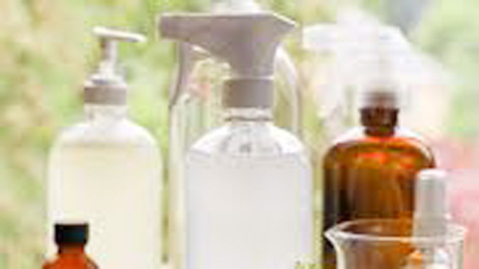 How to Make Natural Kitchen Cleaner