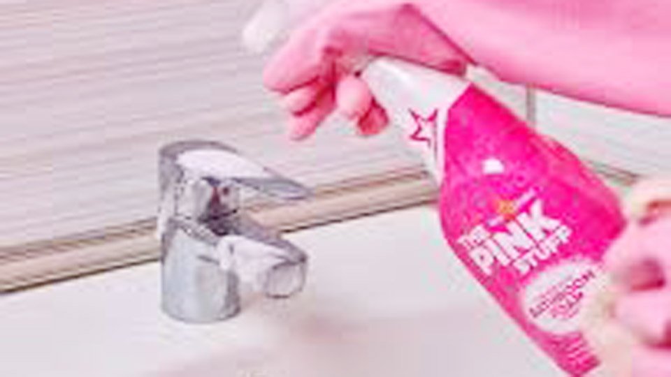 How to Use The Pink Stuff Bathroom Cleaner